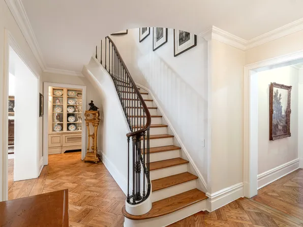 20 Sutton Place South image 1 of 36