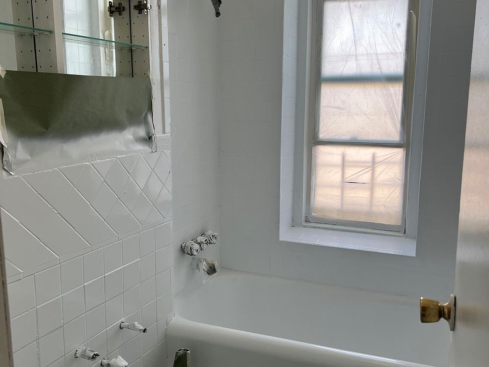 2nd image of 2410 Kings Hwy APT 6D