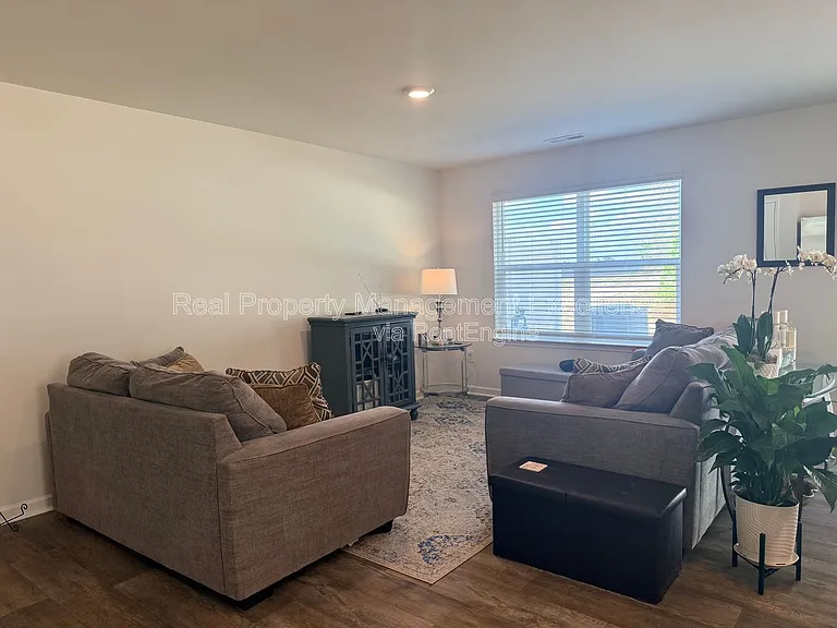58 Sweet Meadow Rd — Photo 8
