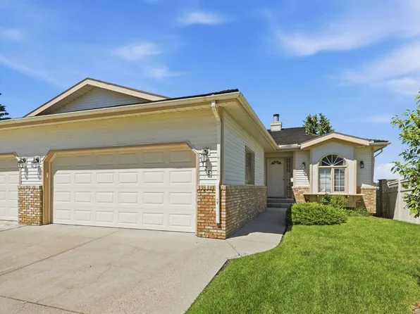 135 S Shawnee Rise SW, Calgary, AB T2Y 2S3