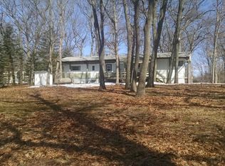 7001 E Oak Ridge St, Fountain, MI 49410