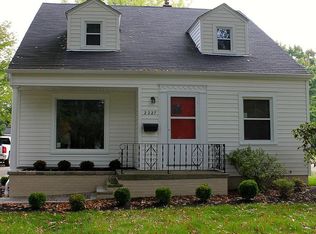 2227 Canterbury Rd, Westlake, OH 44145