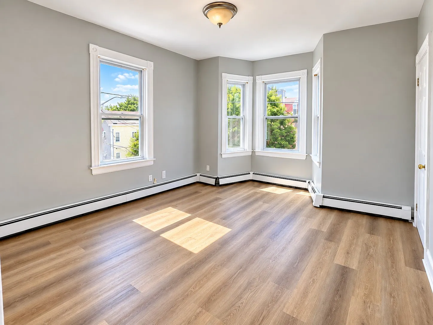 74 Sutton St — Photo 3