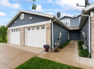 502 Pointe Ct SW, Rochester, MN 55904