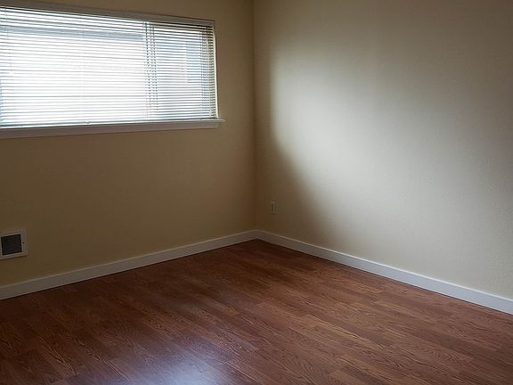 2nd image of 1001 Taylor Ave N #Ty301