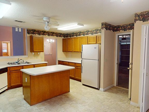 3rd image of 4717 Constellation Dr