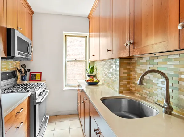 530 East 90th Street image 3 of 9