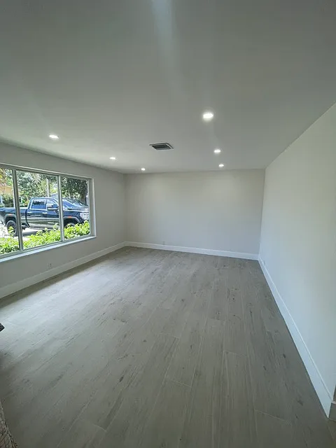 3 bed, 1793 sqft, $4,900 — Photo 3