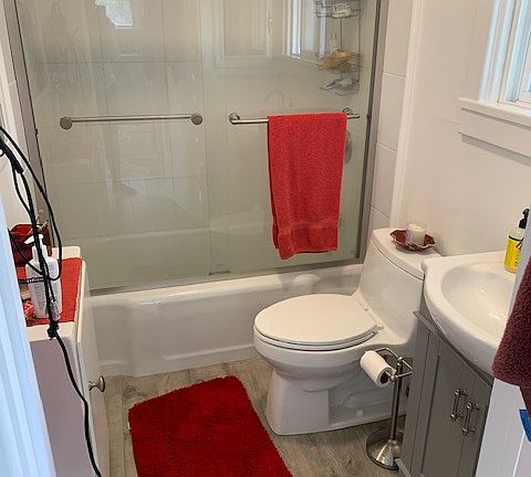 4th image of 428 Benton St #B