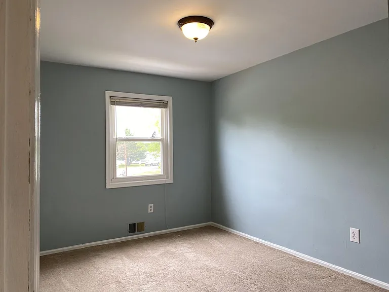 67 Bristol Ct — Photo 6