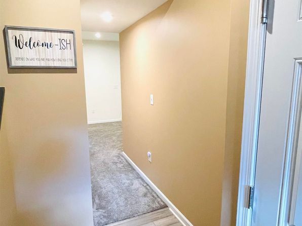 221 Queensbury Ct, White Hall, WV 26554