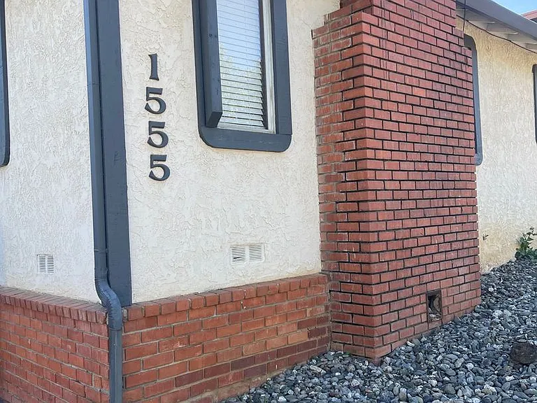 1555 Olive Ave — Photo 10