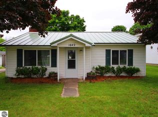 1642 State St, Grawn, MI 49637