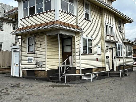 2nd image of 1501 Dewey Ave