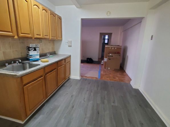 1293 E 5th St APT 1F