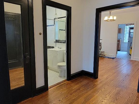 4th image of 3103 N Francisco Ave APT 2