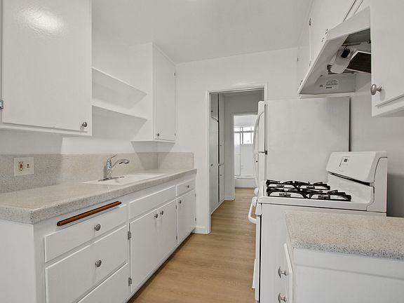 3rd image of 1437 Brockton Ave #2