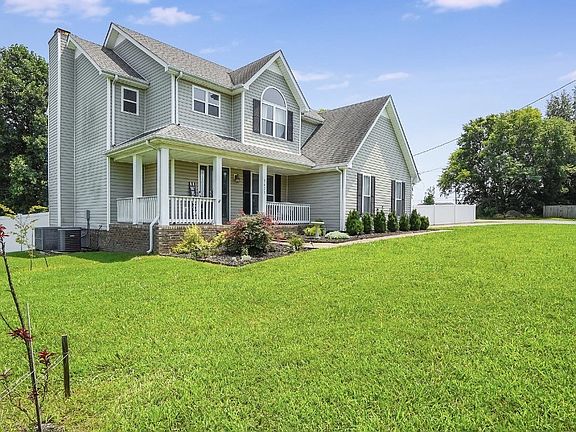 3rd image of 3423 E Henderson Way