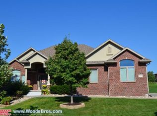 5212 Troon Dr, Lincoln, NE 68526