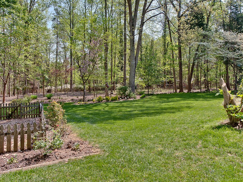 2nd image of 3224 Lazy Branch Rd
