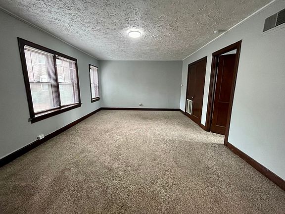 3rd image of 2221 Jones St #222307