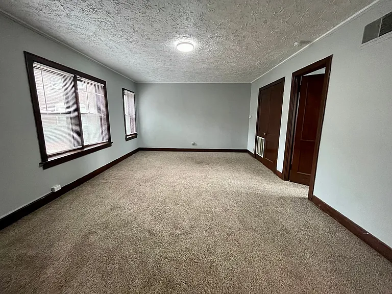 2221 Jones St — Photo 3