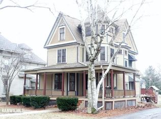 512 Oak St, Lena, IL 61048