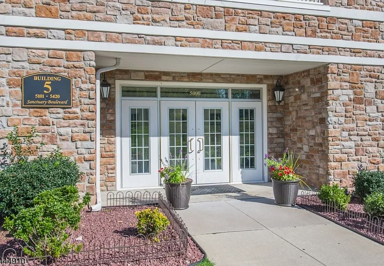 5404 Sanctuary Blvd #5404 — Photo 18