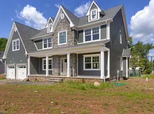 2 Hartman Ct, Clark, NJ 07066