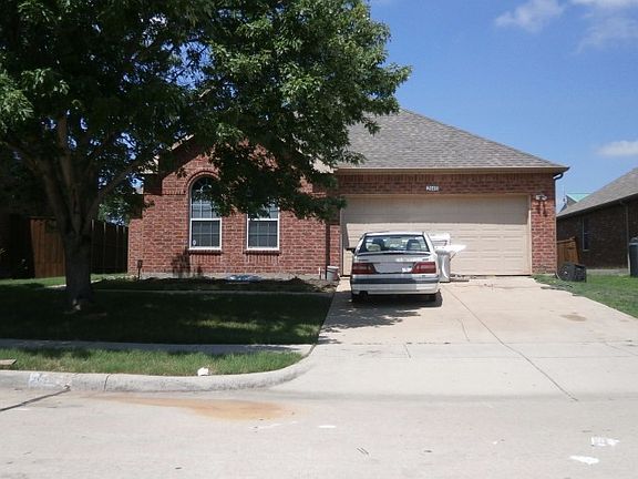 3rd image of 2640 Winterberry Ln