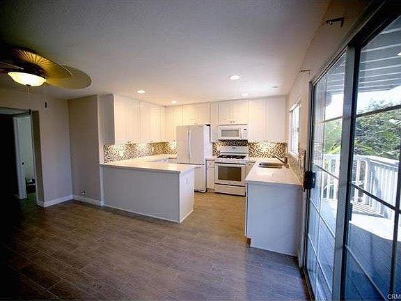 Living room - Kitchen