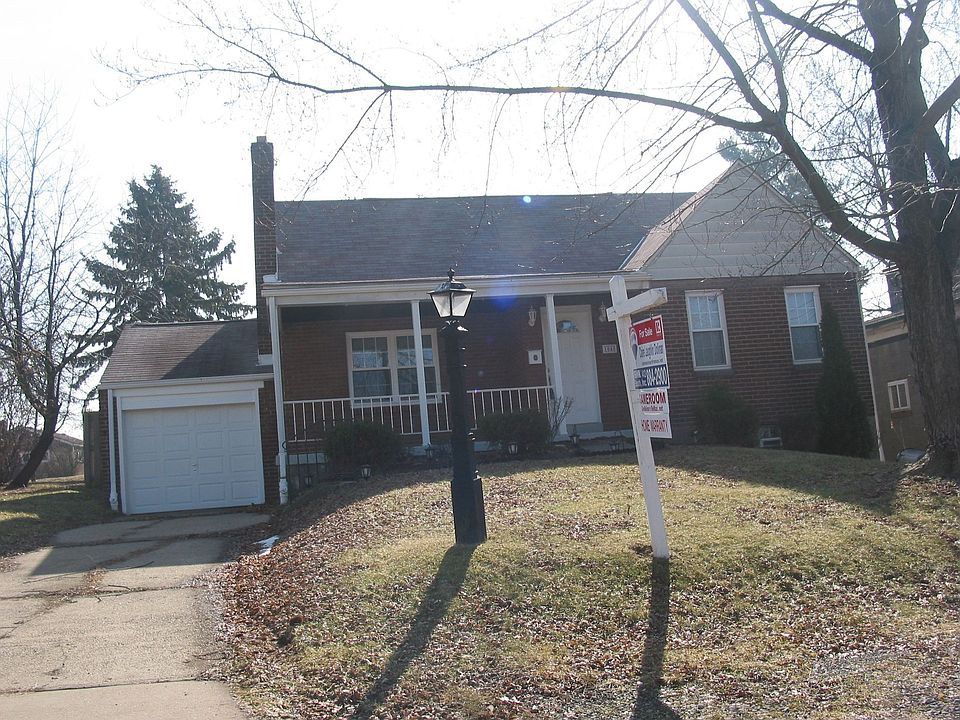 1040 Betty Rae - level front entry. Large covered porch