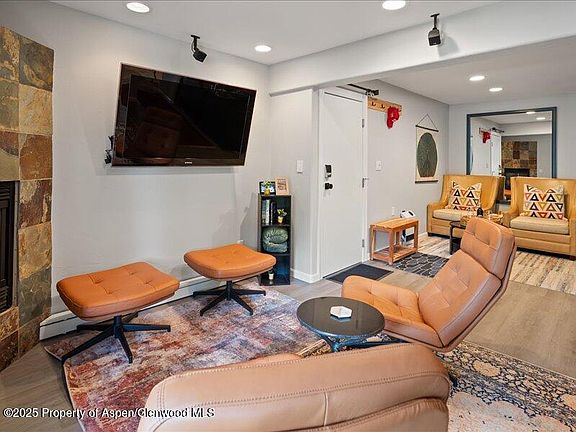 4th image of 326 Midland Ave Unit 302