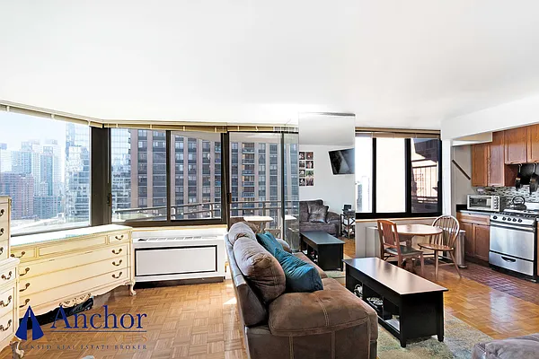 Rented by Anchor Associates | media 15