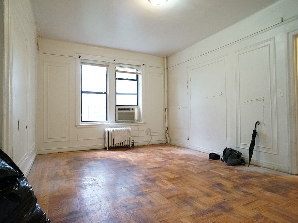 2nd image of 125 Elliott Ave APT 4N