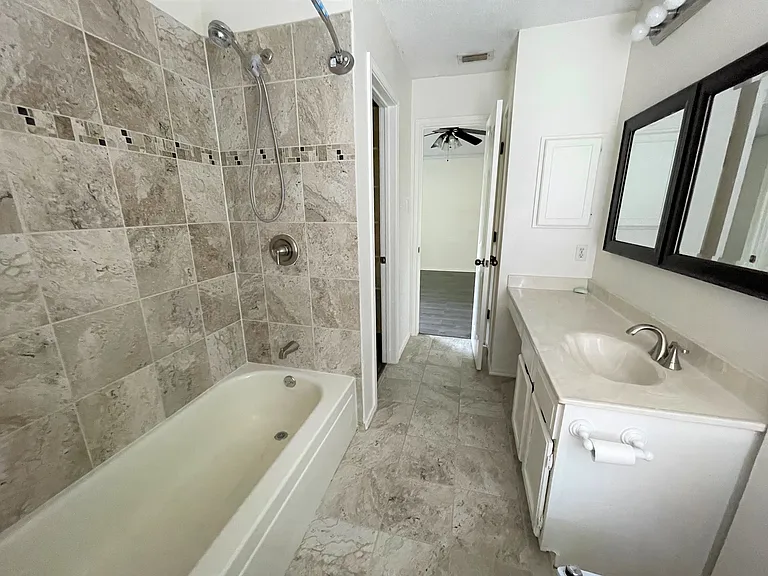 621 Phillips Dr — Photo 16