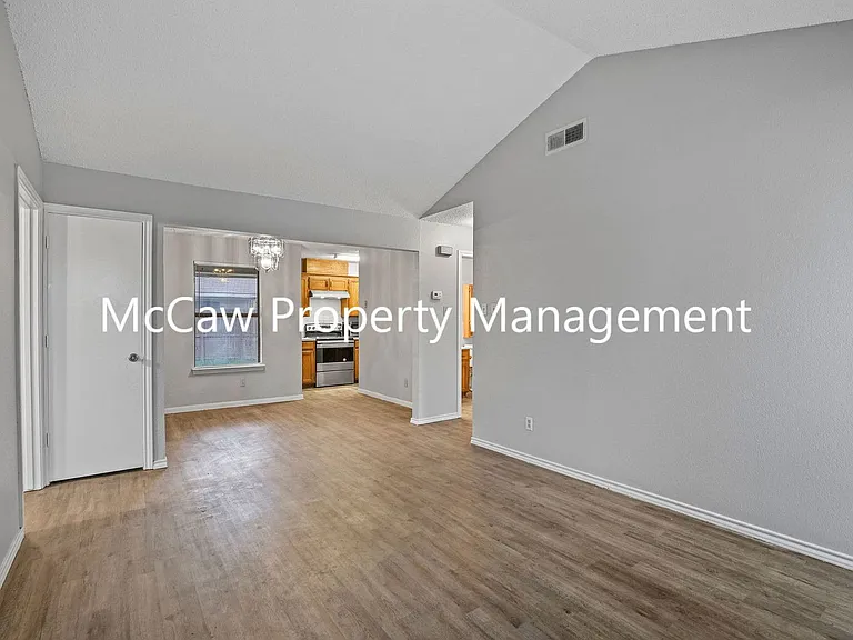 715 Long Ct — Photo 9