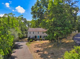 15 Blue Ridge Ln, North Haven, CT 06473