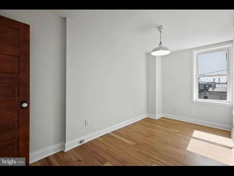 1640 S Charles St — Photo 31