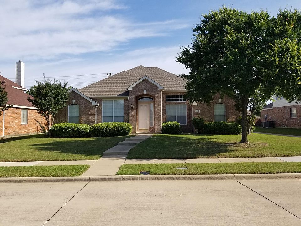 Single Story, 4 bedroom, 2 bath, 2171 sq. ft., all wood floors, nice backyard, community pool, BB court, park, within walking distance. HOA dues paid for by owner. Taylor ES and Fowler MS within walking distance.