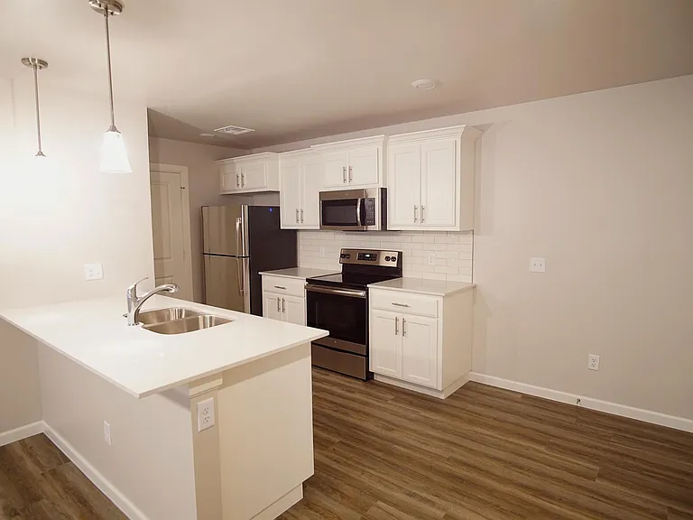 12011 Rhya Ln — Photo 3