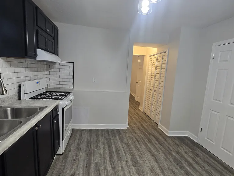 2139 N Long Ave #1 — Photo 10