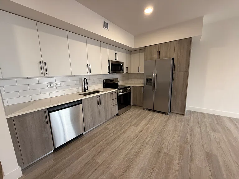 Bay Pointe Apartments — Photo 47