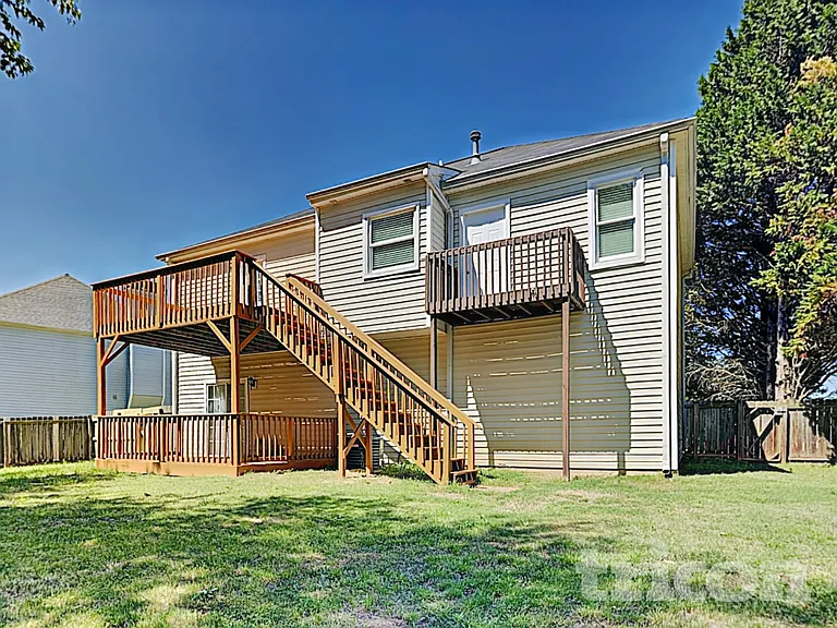 160 Eagle Glen Dr — Photo 32