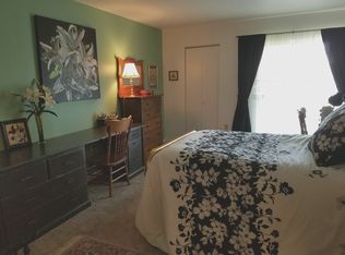 200 Oak Knoll Cir, Millersville, PA 17551