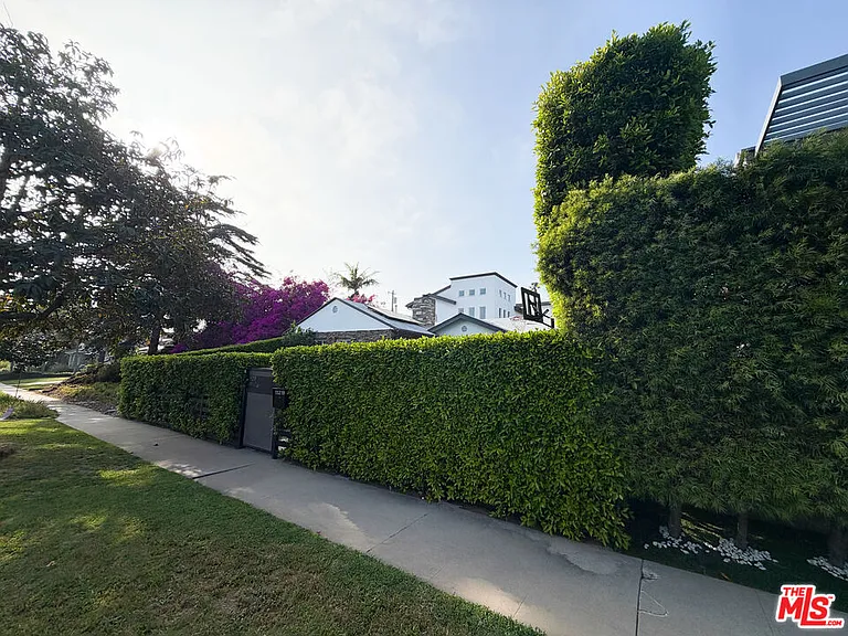 13219 Rose Ave — Photo 1