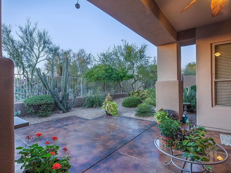 9562 E Chuckwagon Ln — Photo 27