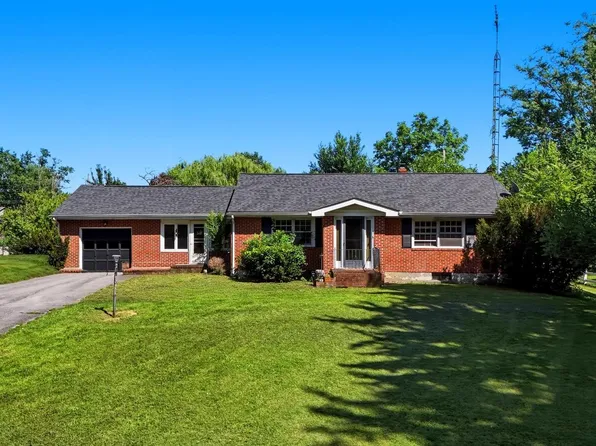 950 Williamsport Pike, Martinsburg, WV 25404