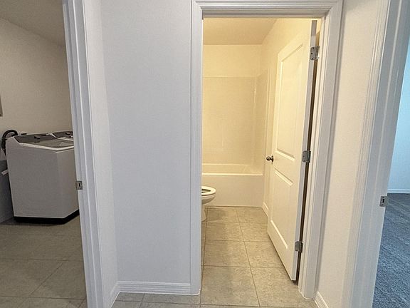 5th image of 1112 Camden Way