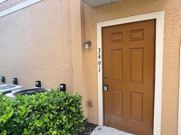3491 Parkridge Cir, Sarasota, FL